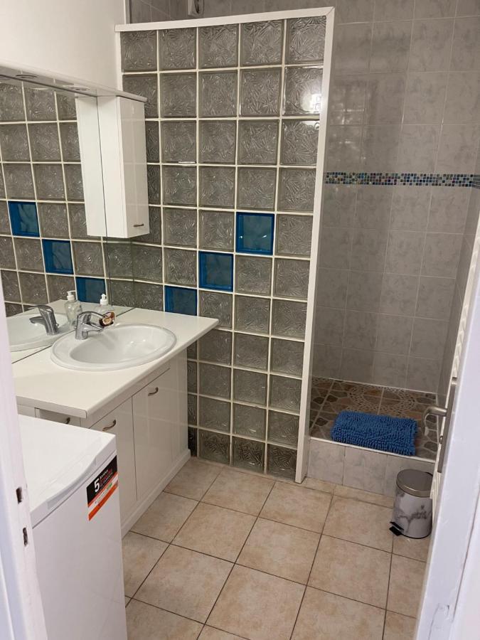 Moderne T2 Cassis Plein Centre Climatise - 200 M Du Port Apartment Luaran gambar